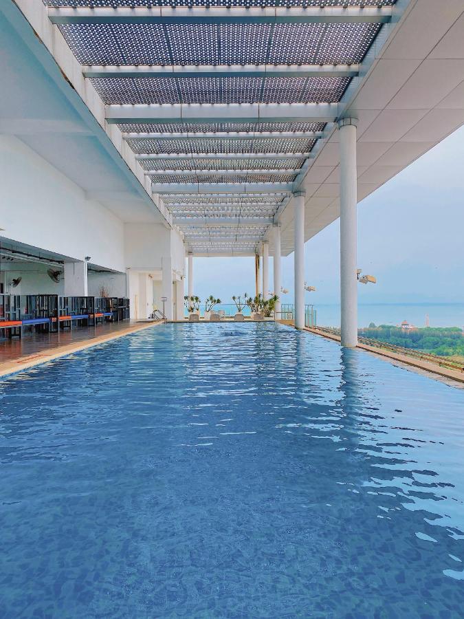 Straits Suite By C Homestay Malacca Exterior foto