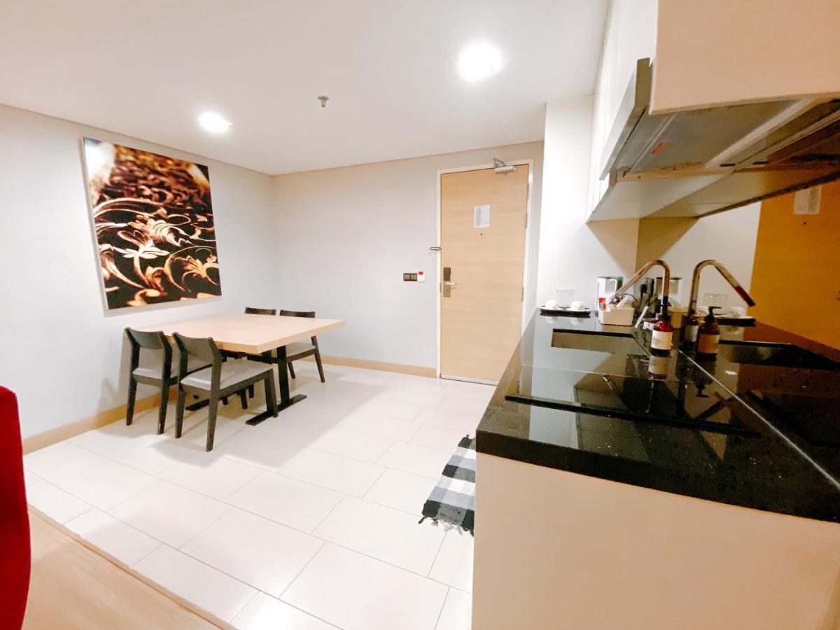 Straits Suite By C Homestay Malacca Exterior foto