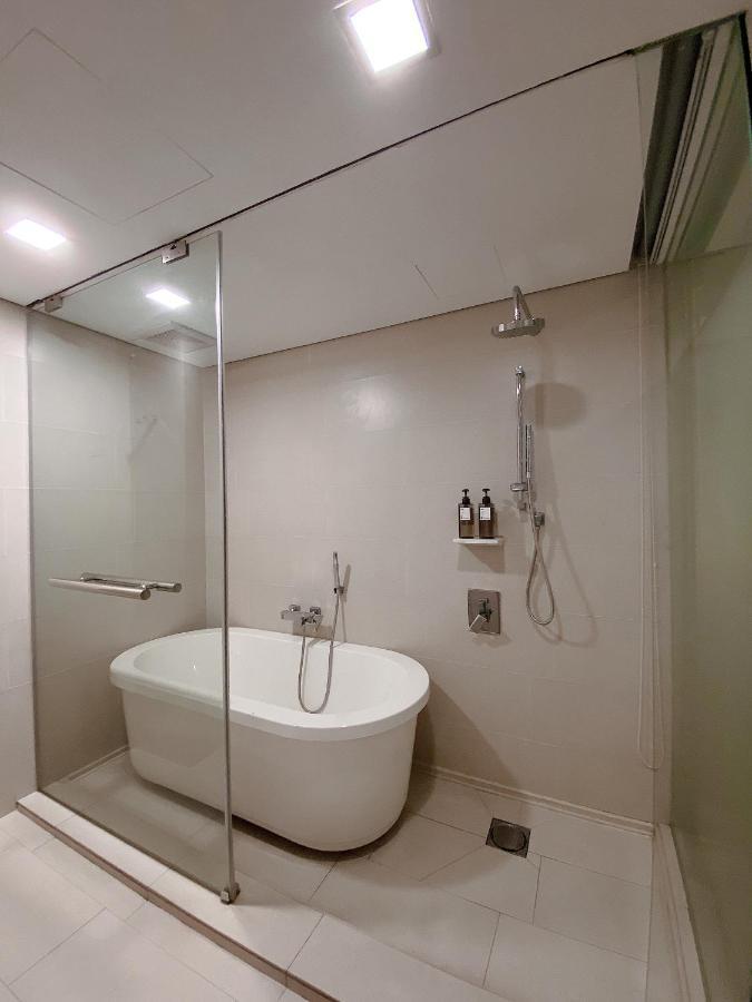 Straits Suite By C Homestay Malacca Exterior foto